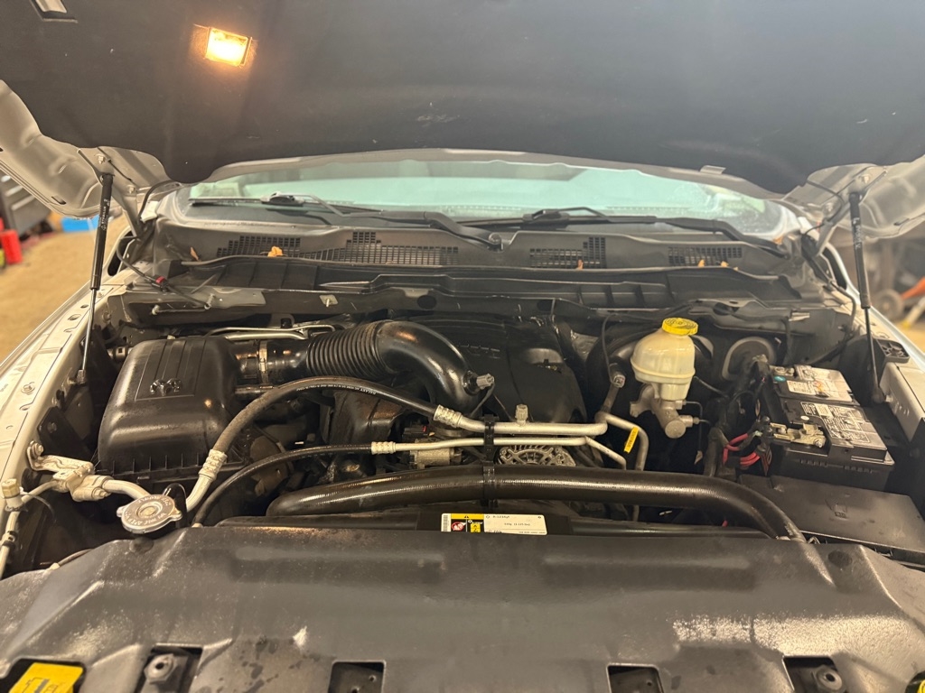 RAM 1500 SLT Crew Cab SWB 4WD 2017 RAM 1500 SLT Crew Cab SWB 4WD 2017