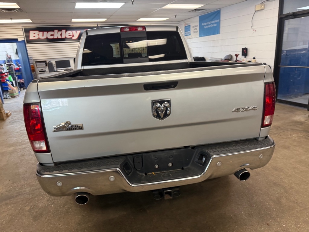 RAM 1500 SLT Crew Cab SWB 4WD 2017 RAM 1500 SLT Crew Cab SWB 4WD 2017