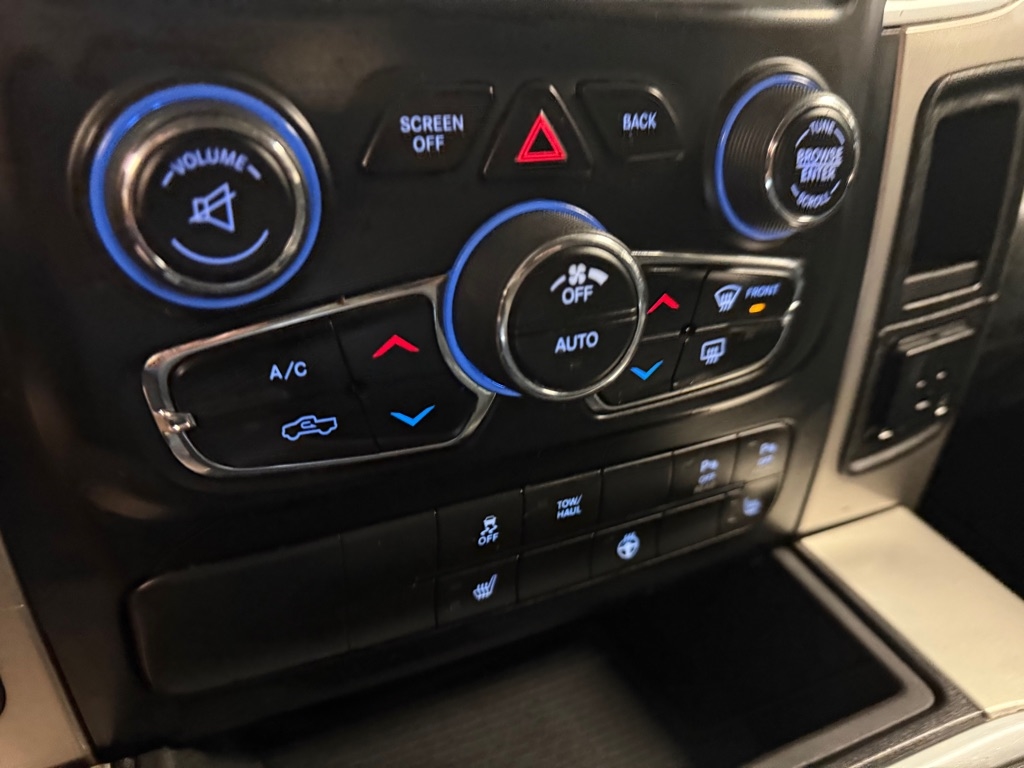 RAM 1500 SLT Crew Cab SWB 4WD 2017 RAM 1500 SLT Crew Cab SWB 4WD 2017