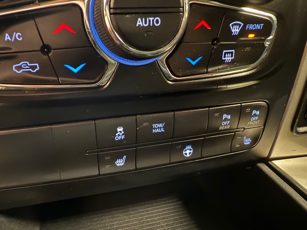 RAM 1500 SLT Crew Cab SWB 4WD 2017 RAM 1500 SLT Crew Cab SWB 4WD 2017