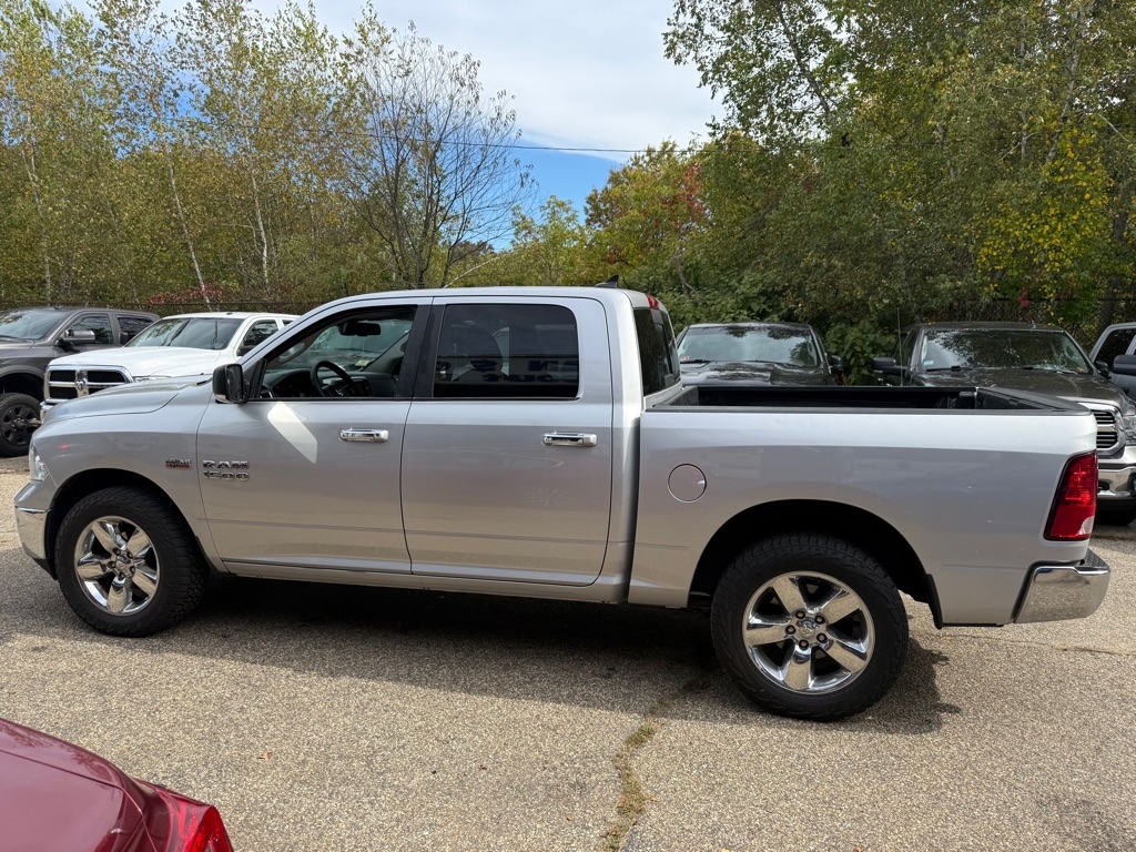 RAM 1500 SLT Crew Cab SWB 4WD 2017 RAM 1500 SLT Crew Cab SWB 4WD 2017