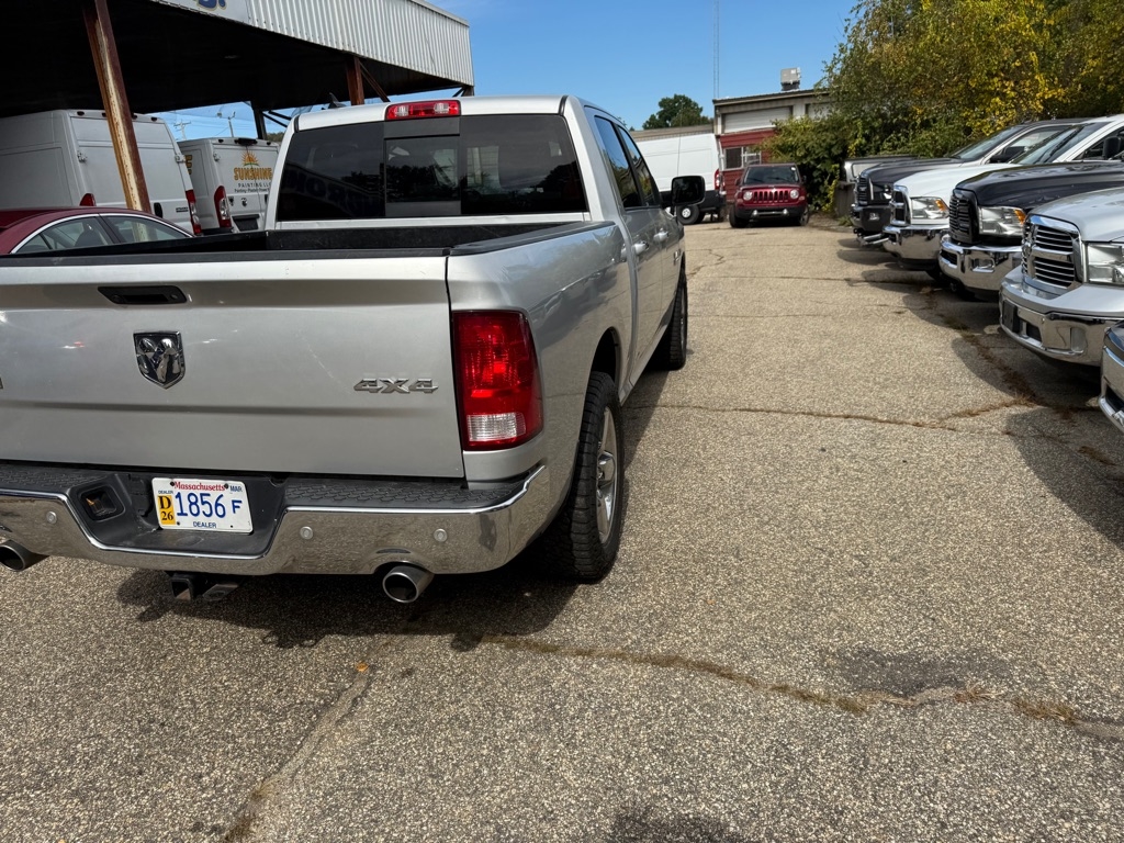 RAM 1500 SLT Crew Cab SWB 4WD 2017 RAM 1500 SLT Crew Cab SWB 4WD 2017