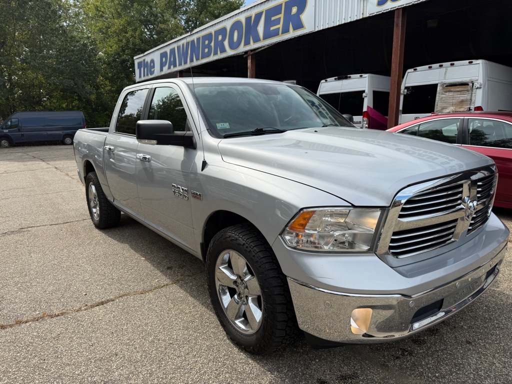 RAM 1500 SLT Crew Cab SWB 4WD 2017 RAM 1500 SLT Crew Cab SWB 4WD 2017