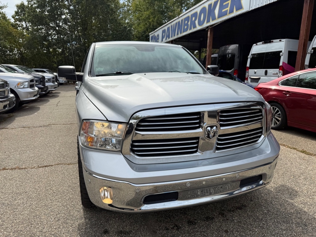 RAM 1500 SLT Crew Cab SWB 4WD 2017 RAM 1500 SLT Crew Cab SWB 4WD 2017