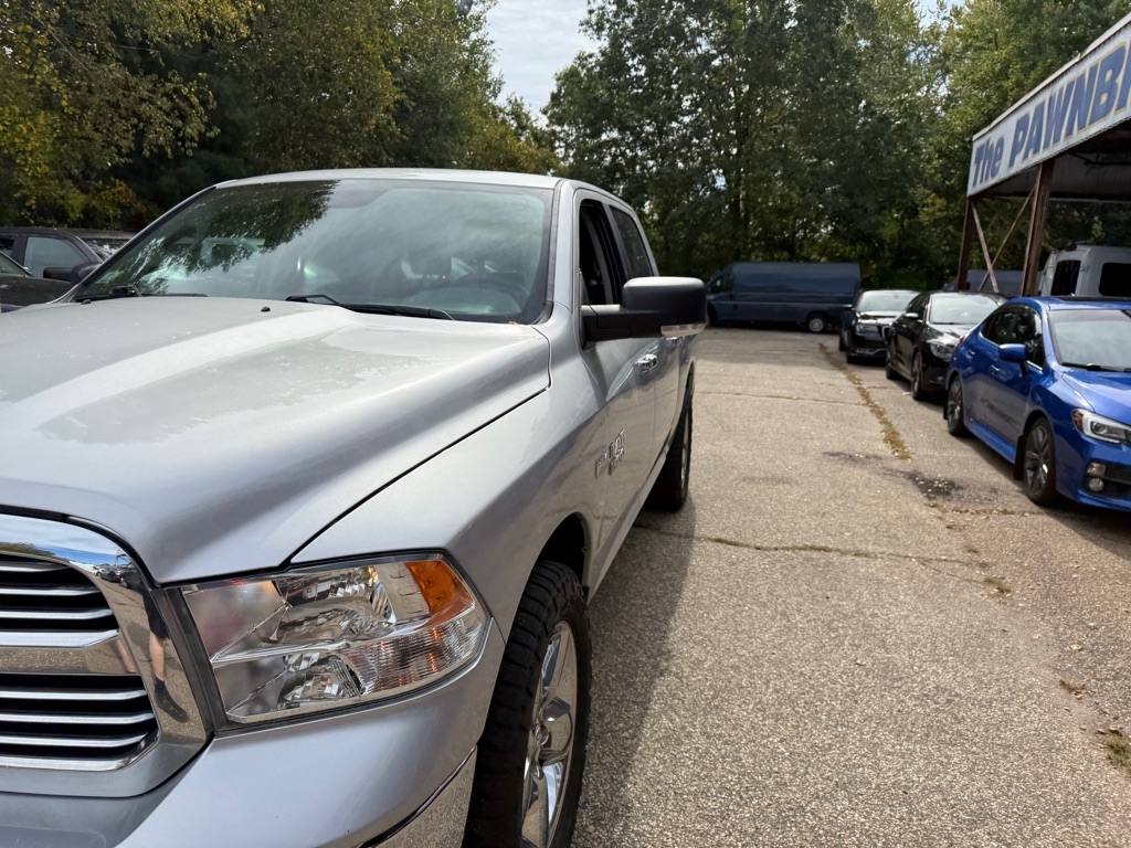 RAM 1500 SLT Crew Cab SWB 4WD 2017 RAM 1500 SLT Crew Cab SWB 4WD 2017