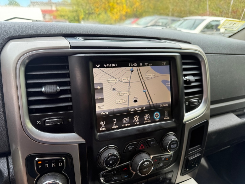 RAM 1500 SLT Crew Cab SWB 4WD 2017 RAM 1500 SLT Crew Cab SWB 4WD 2017