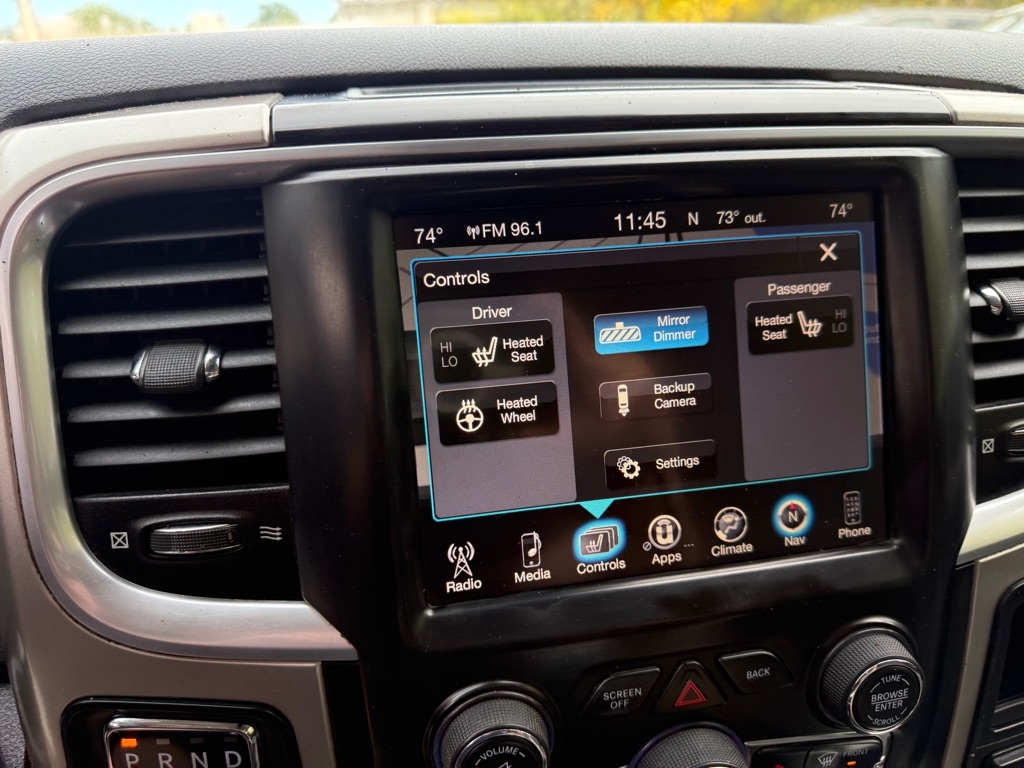 RAM 1500 SLT Crew Cab SWB 4WD 2017 RAM 1500 SLT Crew Cab SWB 4WD 2017