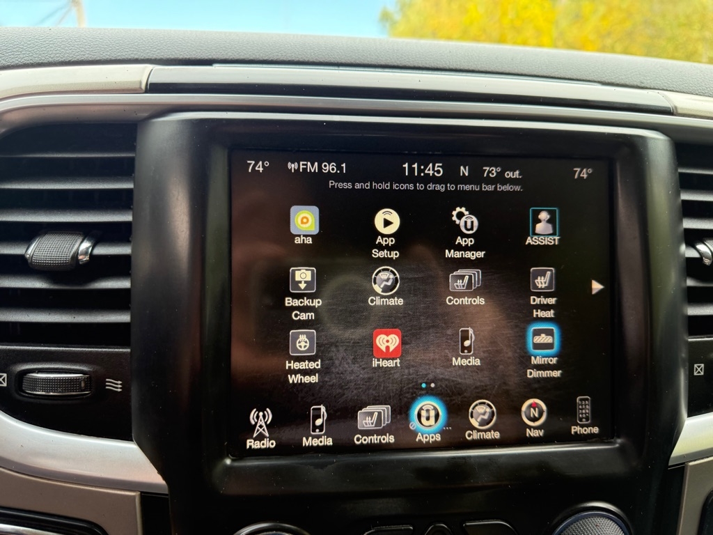 RAM 1500 SLT Crew Cab SWB 4WD 2017 RAM 1500 SLT Crew Cab SWB 4WD 2017