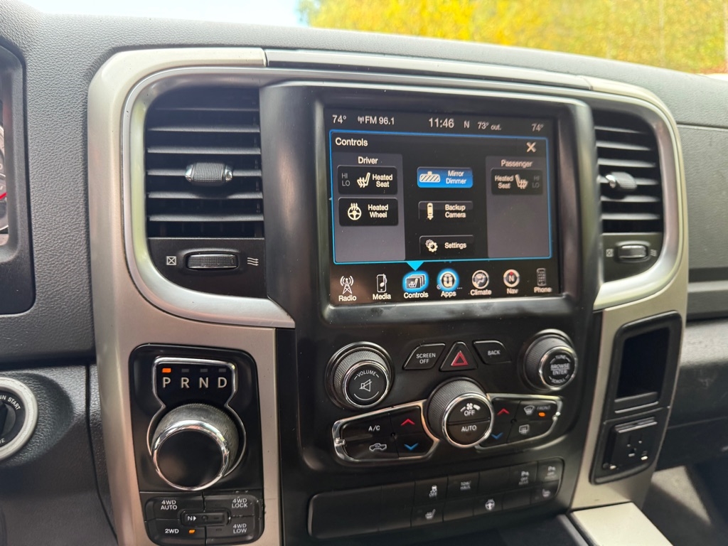 RAM 1500 SLT Crew Cab SWB 4WD 2017 RAM 1500 SLT Crew Cab SWB 4WD 2017