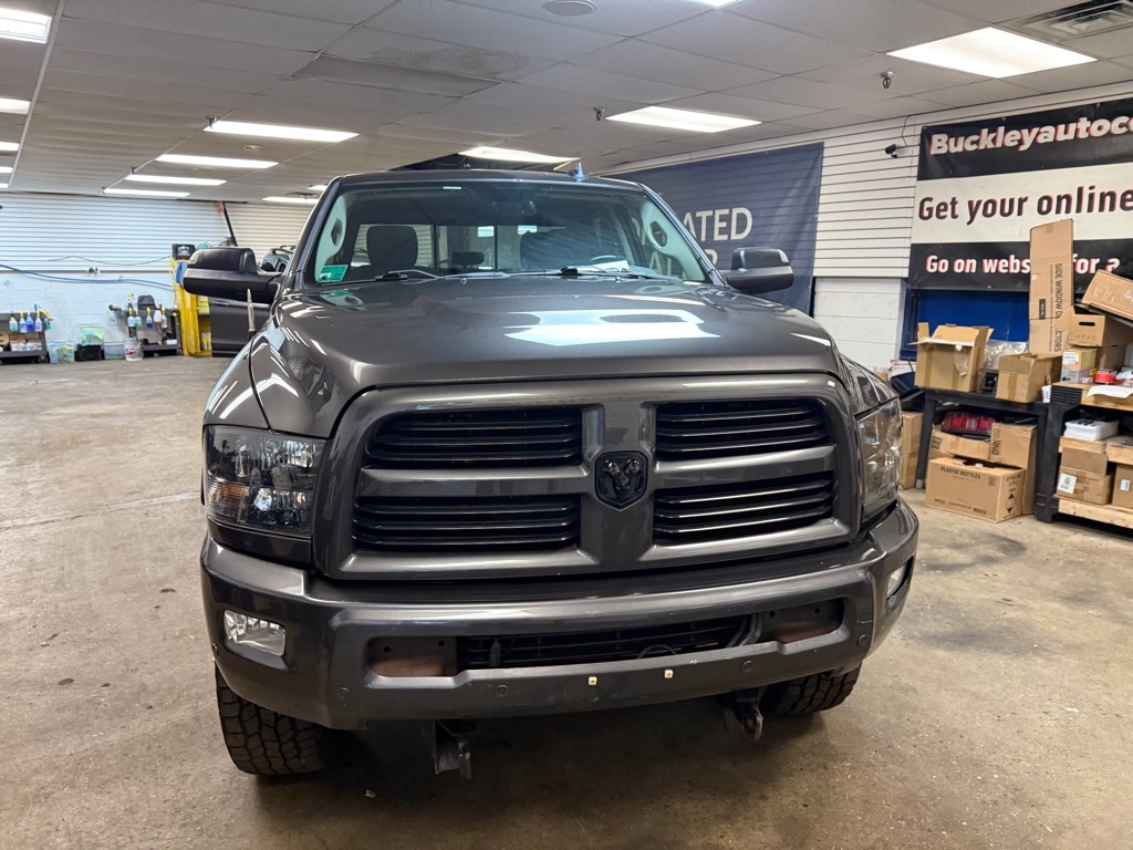 RAM 2500 SLT Crew Cab SWB 4WD 2017 RAM 2500 SLT Crew Cab SWB 4WD 2017