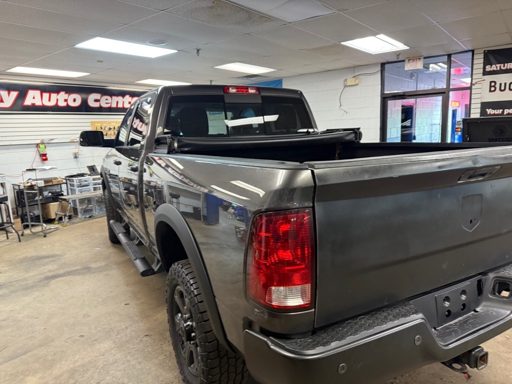 RAM 2500 SLT Crew Cab SWB 4WD 2017 RAM 2500 SLT Crew Cab SWB 4WD 2017