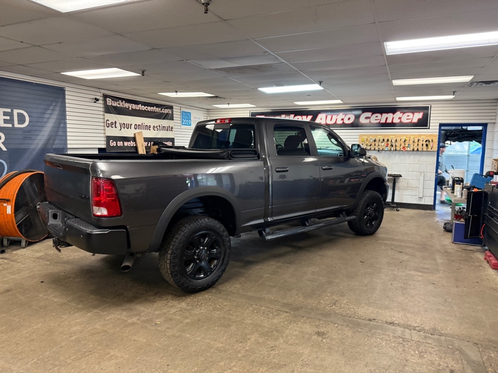 RAM 2500 SLT Crew Cab SWB 4WD 2017 RAM 2500 SLT Crew Cab SWB 4WD 2017