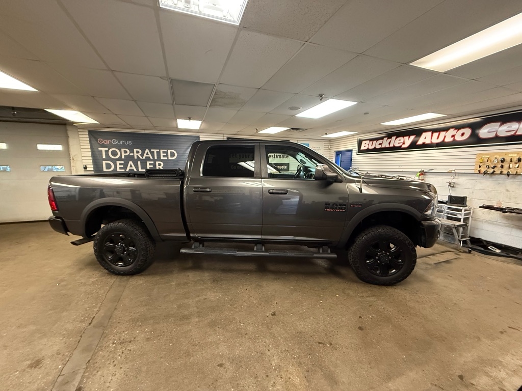 RAM 2500 SLT Crew Cab SWB 4WD 2017 RAM 2500 SLT Crew Cab SWB 4WD 2017