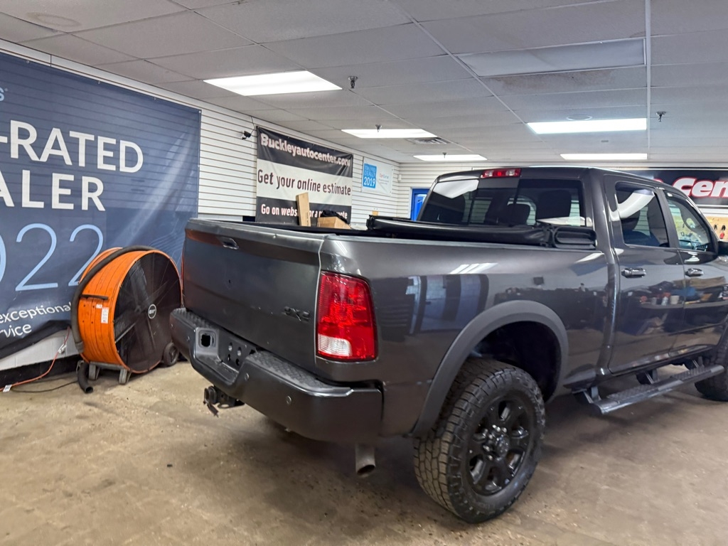 RAM 2500 SLT Crew Cab SWB 4WD 2017 RAM 2500 SLT Crew Cab SWB 4WD 2017