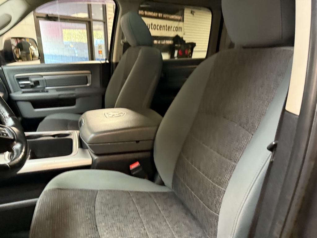 RAM 2500 SLT Crew Cab SWB 4WD 2017 RAM 2500 SLT Crew Cab SWB 4WD 2017