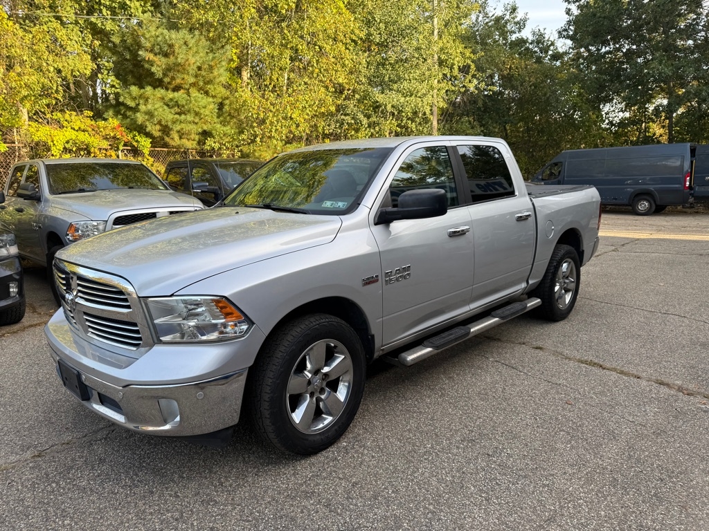 2015 RAM 1500 SLT Crew Cab SWB 4WD