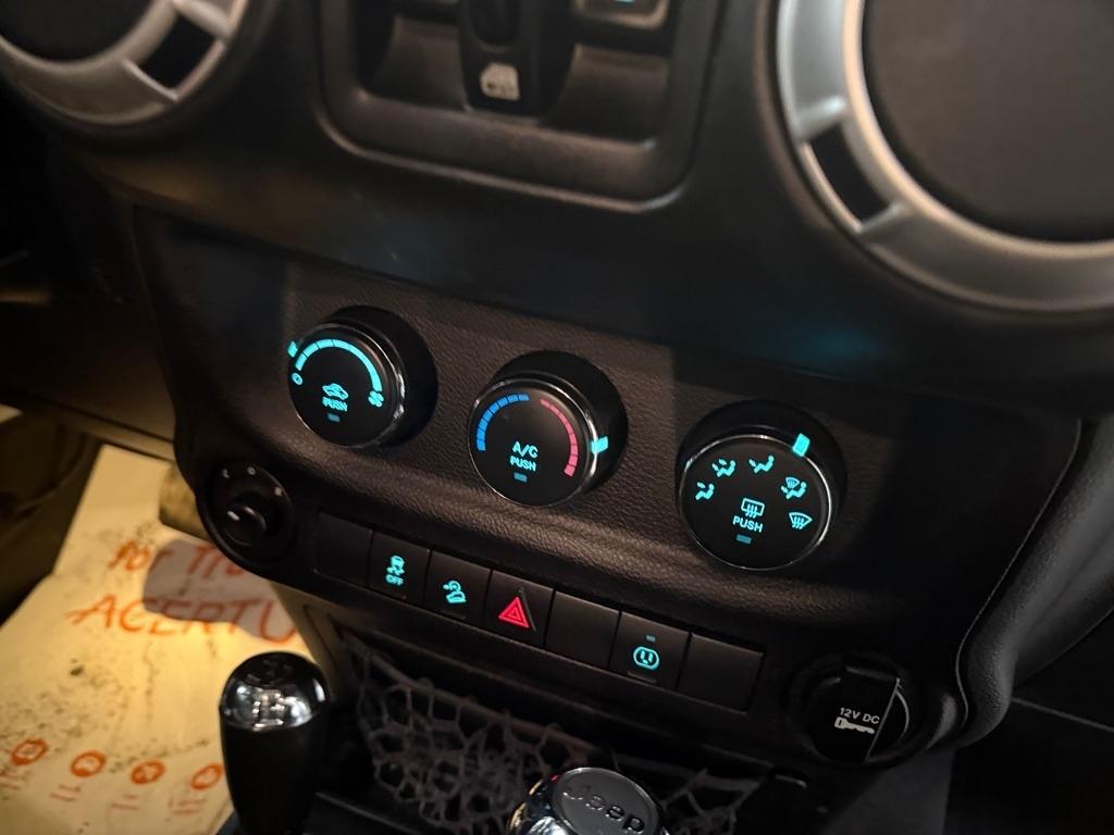 Jeep Wrangler Unlimited Sahara 4WD 2017