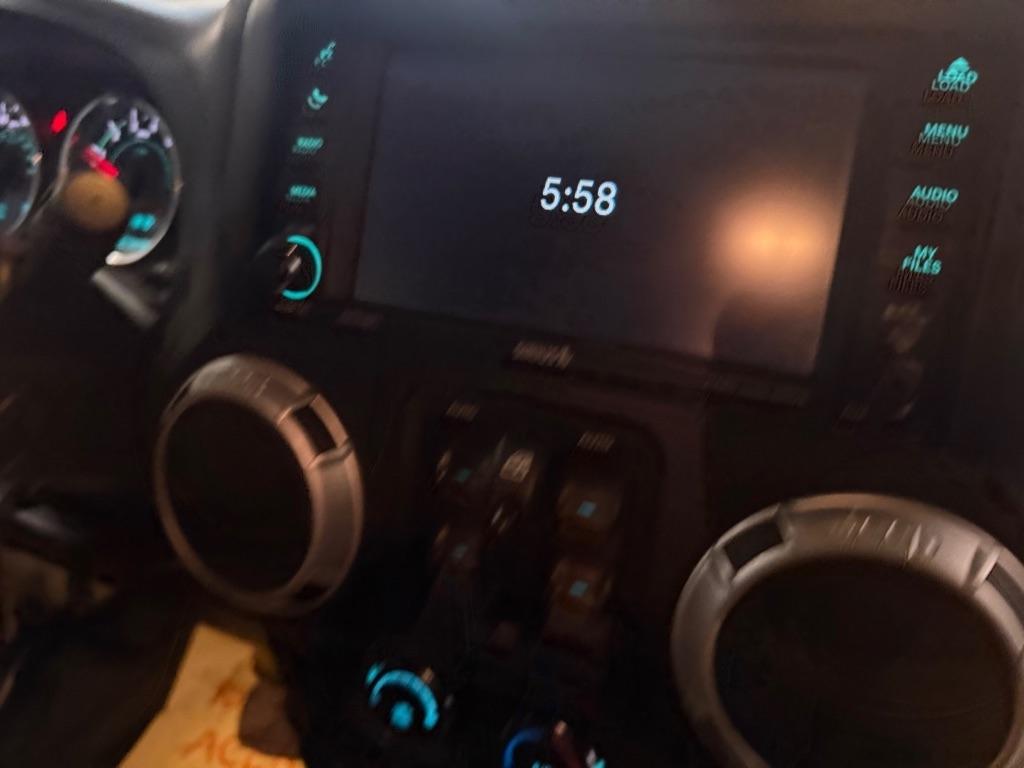 Jeep Wrangler Unlimited Sahara 4WD 2017