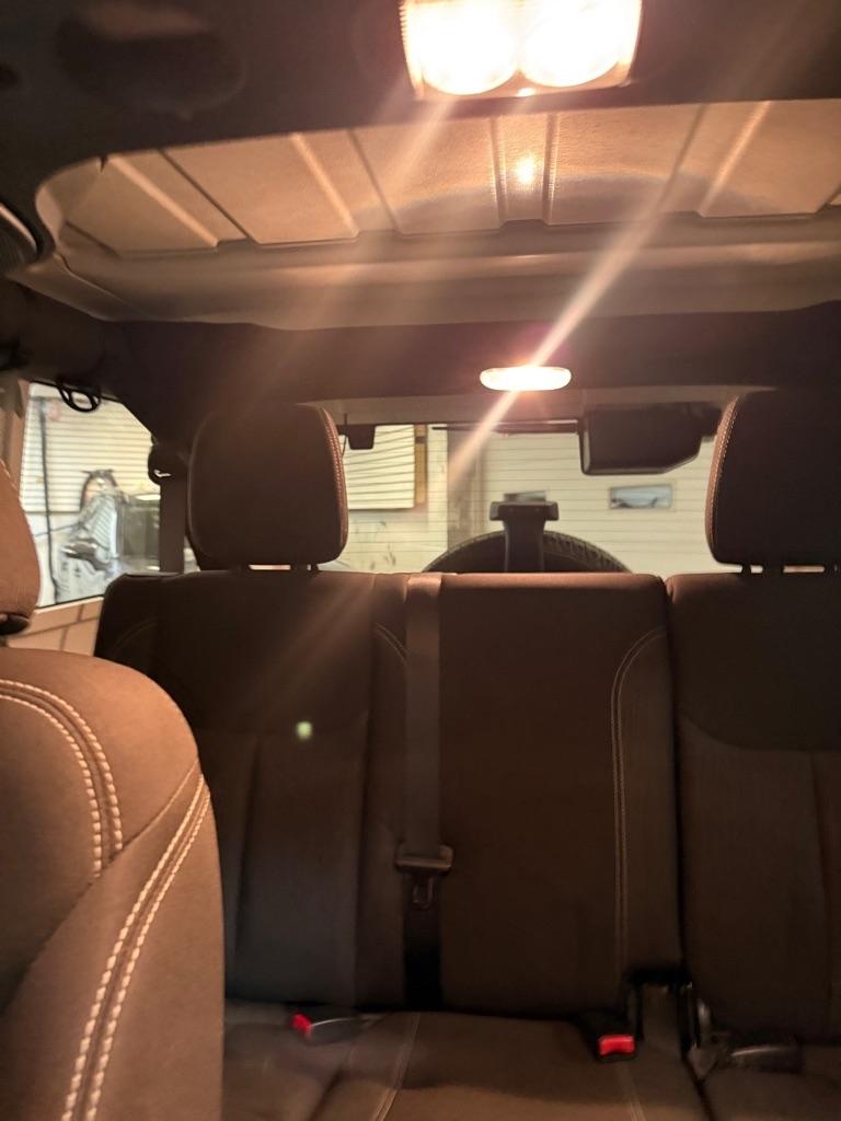 Jeep Wrangler Unlimited Sahara 4WD 2017