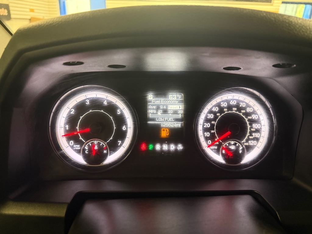 RAM 1500 Classic Tradesman Quad Cab 4WD 2020 RAM 1500 Classic Tradesman Quad Cab 4WD 2020