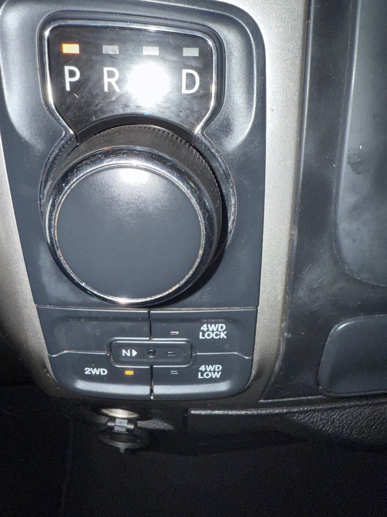 RAM 1500 Classic Tradesman Quad Cab 4WD 2020 RAM 1500 Classic Tradesman Quad Cab 4WD 2020