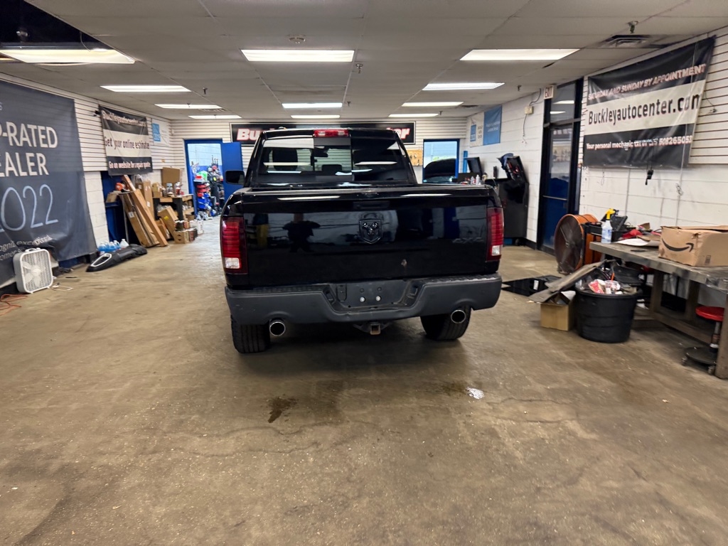 RAM 1500 Classic Tradesman Quad Cab 4WD 2020 RAM 1500 Classic Tradesman Quad Cab 4WD 2020