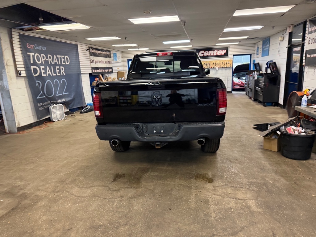 RAM 1500 Classic Tradesman Quad Cab 4WD 2020 RAM 1500 Classic Tradesman Quad Cab 4WD 2020