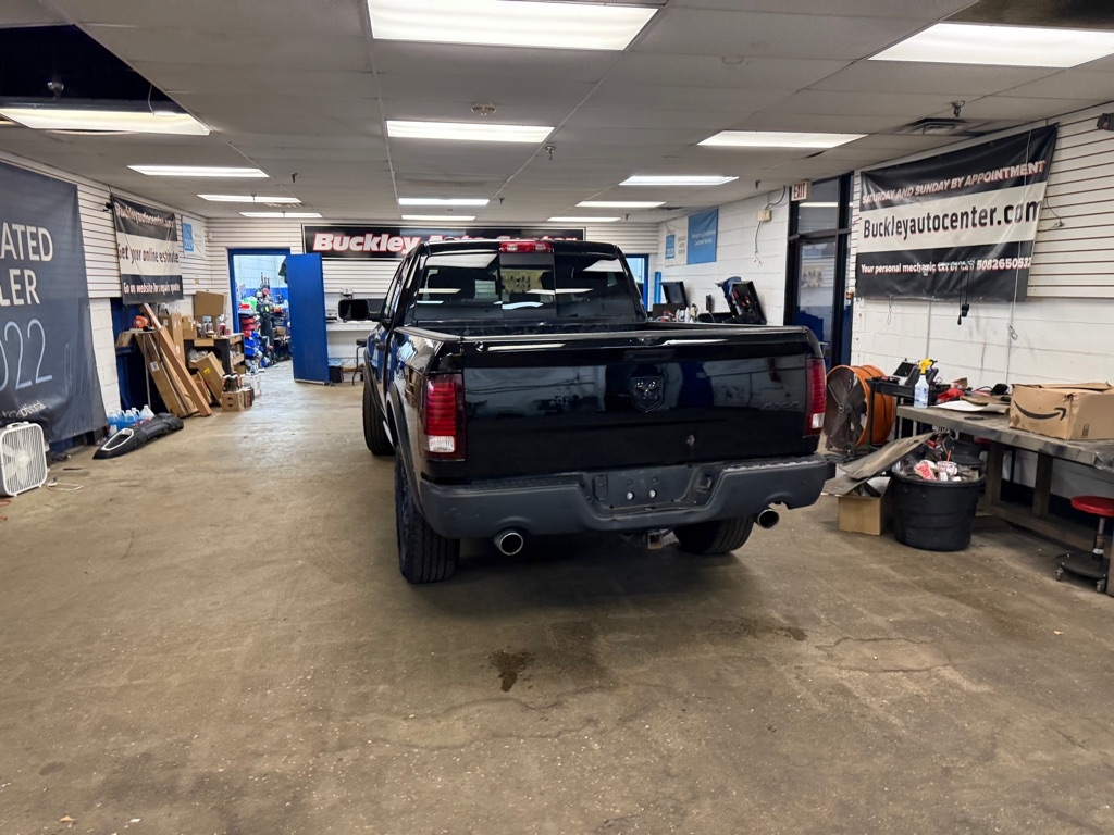 RAM 1500 Classic Tradesman Quad Cab 4WD 2020 RAM 1500 Classic Tradesman Quad Cab 4WD 2020