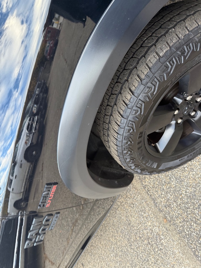 RAM 1500 Classic Tradesman Quad Cab 4WD 2020 RAM 1500 Classic Tradesman Quad Cab 4WD 2020