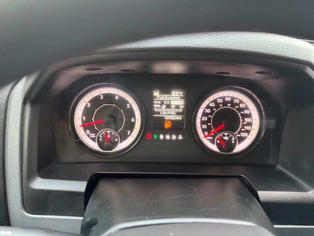 RAM 1500 Classic Tradesman Quad Cab 4WD 2020 RAM 1500 Classic Tradesman Quad Cab 4WD 2020