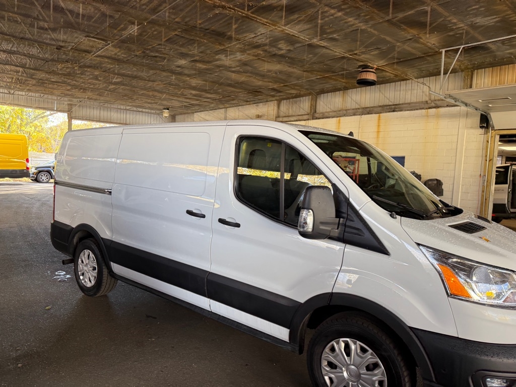 Ford Transit 150 Van Low Roof w/Sliding Pass. 130-in. WB 2020 Ford Transit 150 Van Low Roof w/Sliding Pass. 130-in. WB 2020
