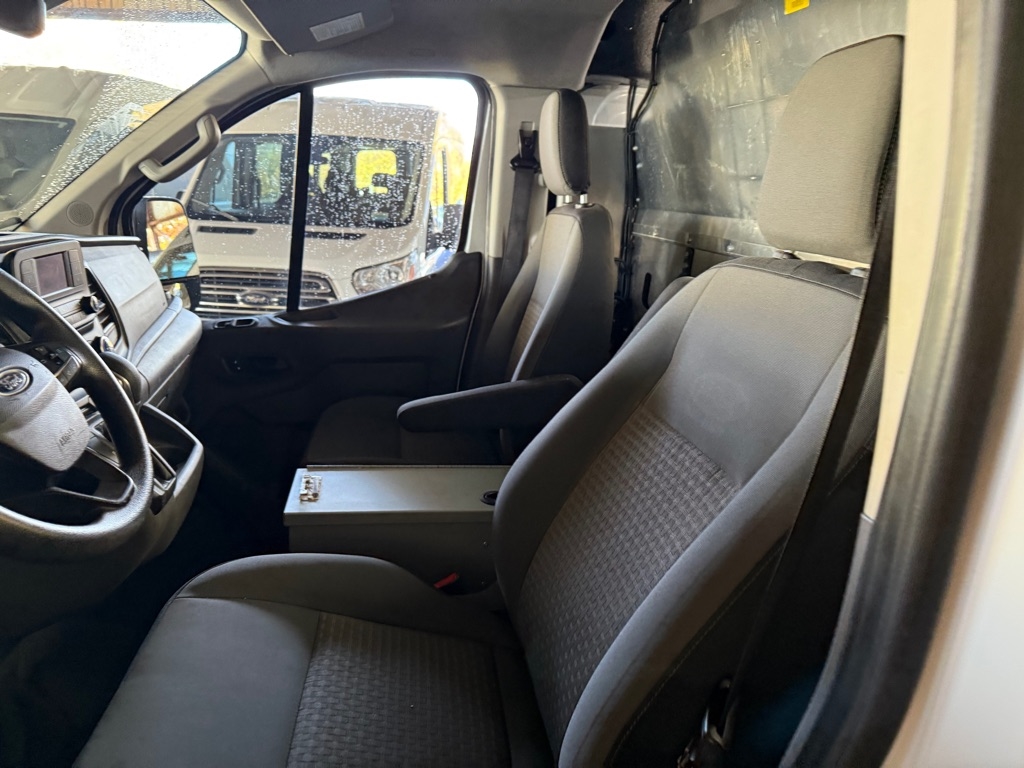 Ford Transit 150 Van Low Roof w/Sliding Pass. 130-in. WB 2020 Ford Transit 150 Van Low Roof w/Sliding Pass. 130-in. WB 2020