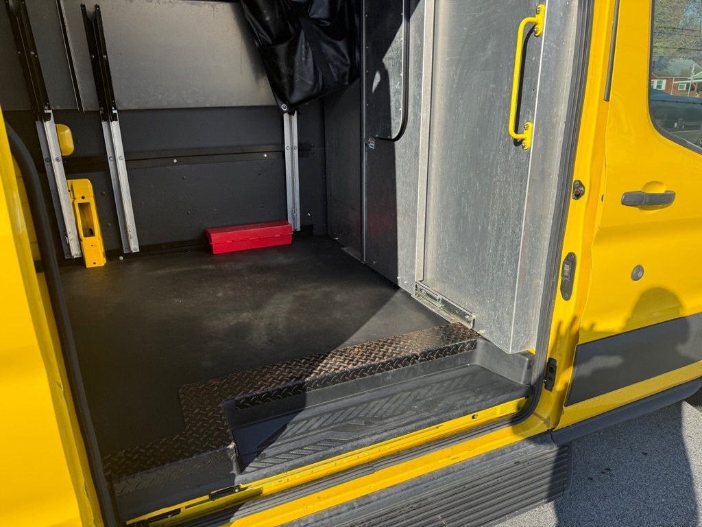 Ford Transit 250 Van High Roof w/Sliding Pass. 148-in. WB EL 2019 Ford Transit 250 Van High Roof w/Sliding Pass. 148-in. WB EL 2019