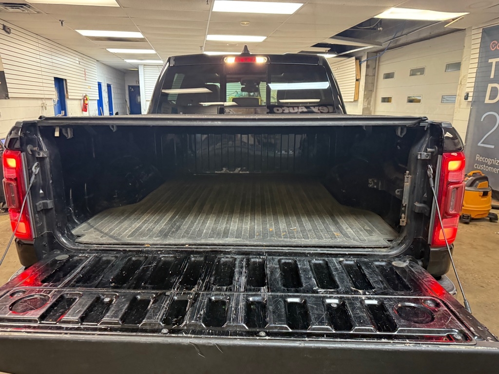 RAM 1500 Laramie Crew Cab SWB 4WD 2019 RAM 1500 Laramie Crew Cab SWB 4WD 2019