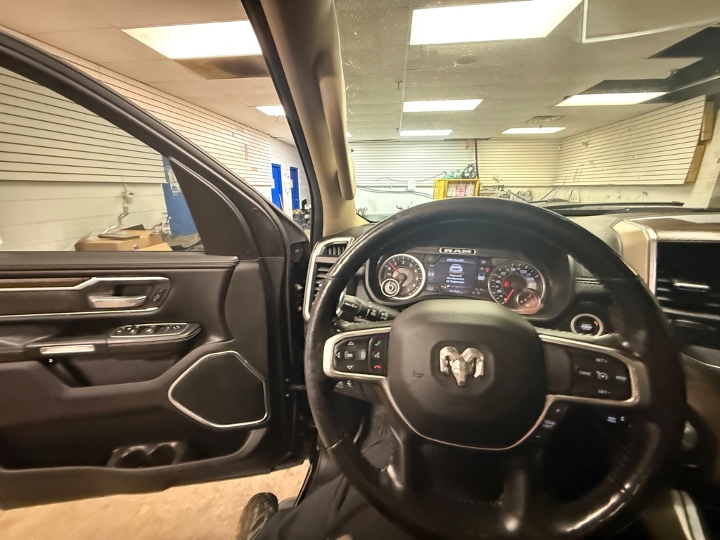 RAM 1500 Laramie Crew Cab SWB 4WD 2019 RAM 1500 Laramie Crew Cab SWB 4WD 2019