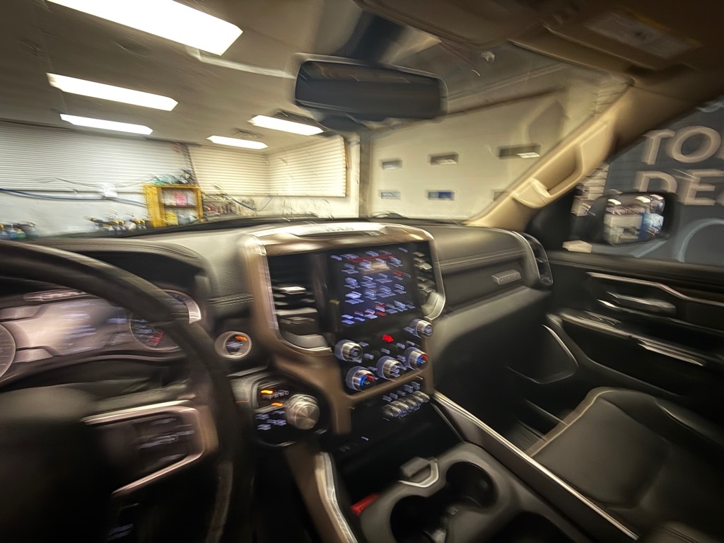 RAM 1500 Laramie Crew Cab SWB 4WD 2019 RAM 1500 Laramie Crew Cab SWB 4WD 2019