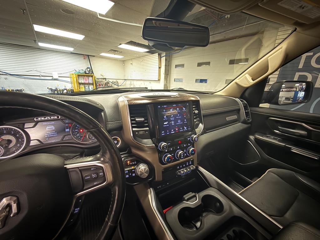 RAM 1500 Laramie Crew Cab SWB 4WD 2019 RAM 1500 Laramie Crew Cab SWB 4WD 2019