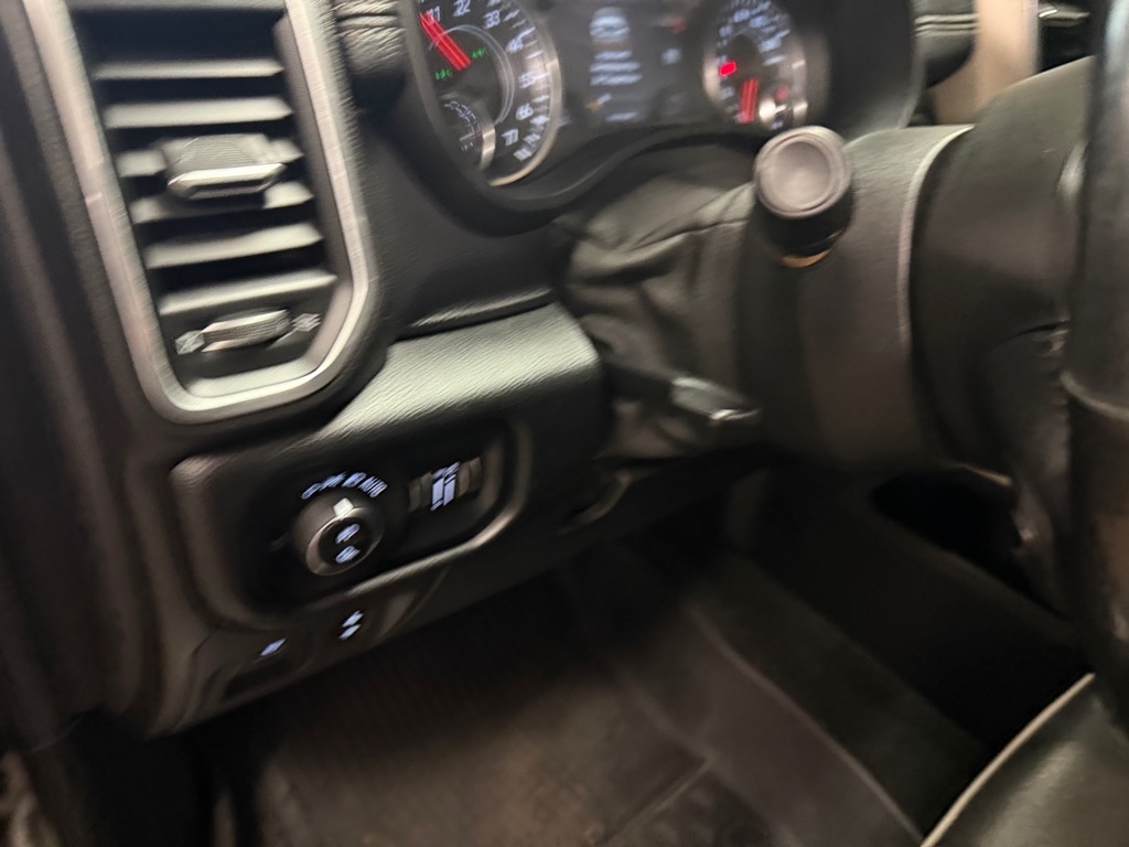 RAM 1500 Laramie Crew Cab SWB 4WD 2019 RAM 1500 Laramie Crew Cab SWB 4WD 2019