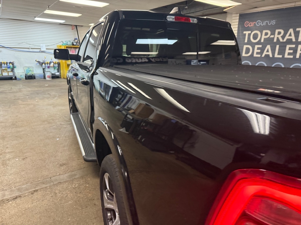 RAM 1500 Laramie Crew Cab SWB 4WD 2019 RAM 1500 Laramie Crew Cab SWB 4WD 2019