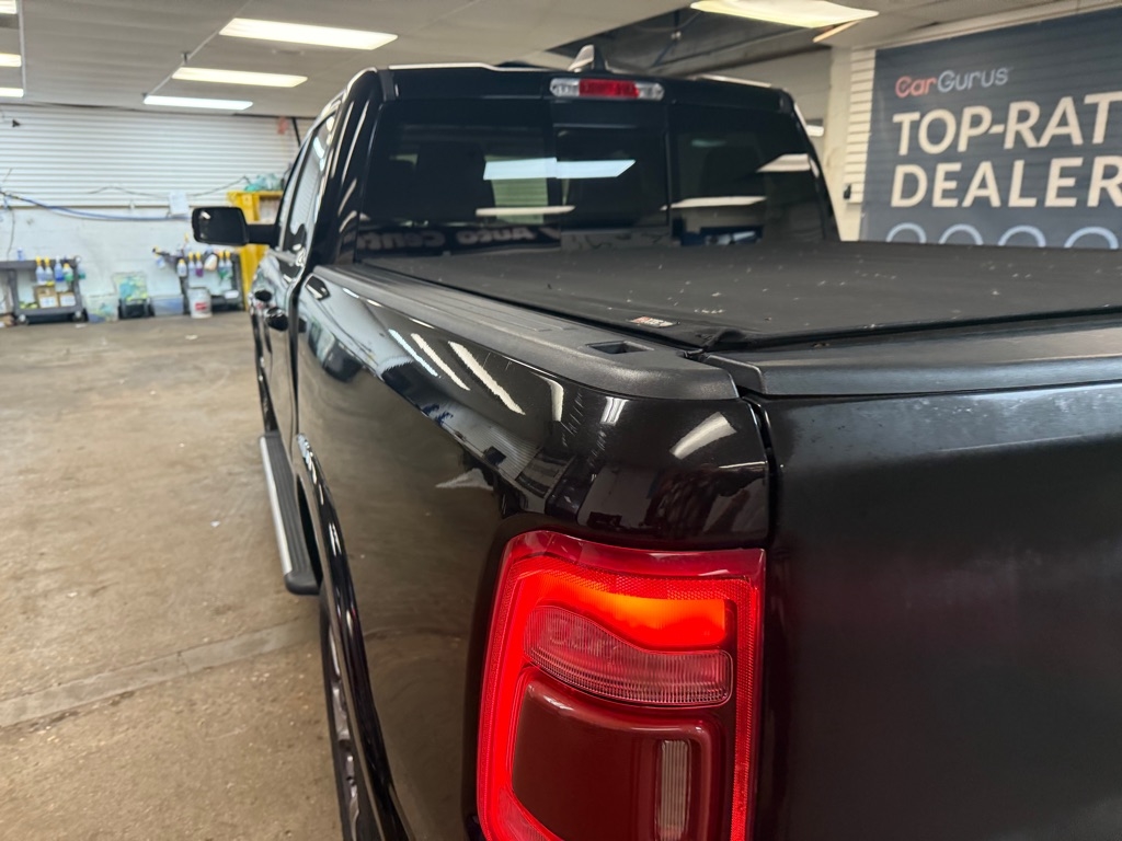 RAM 1500 Laramie Crew Cab SWB 4WD 2019 RAM 1500 Laramie Crew Cab SWB 4WD 2019