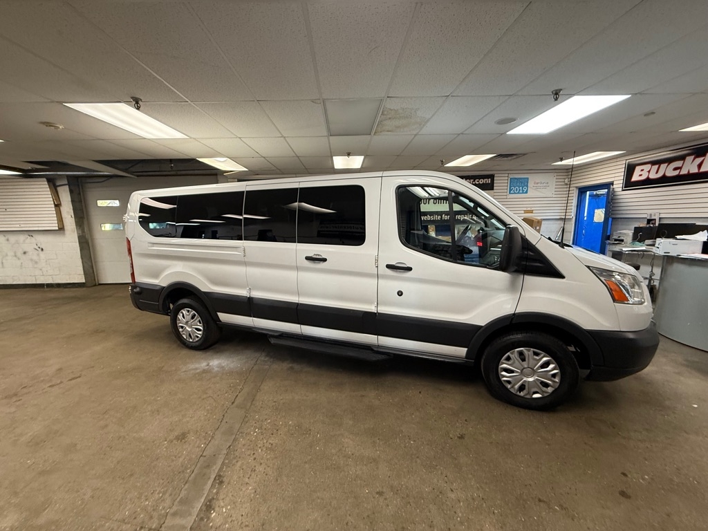 Ford Transit 350 Wagon Low Roof XL 60/40 Pass. 148-in. WB 2016 Ford Transit 350 Wagon Low Roof XL 60/40 Pass. 148-in. WB 2016