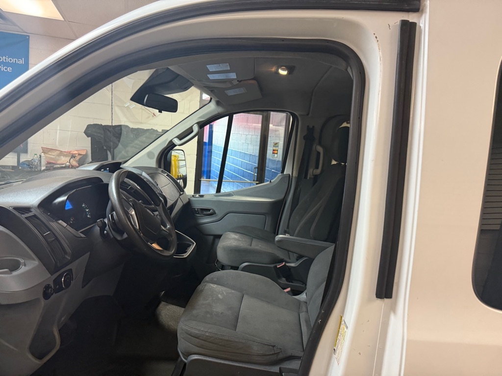 Ford Transit 350 Wagon Low Roof XL 60/40 Pass. 148-in. WB 2016 Ford Transit 350 Wagon Low Roof XL 60/40 Pass. 148-in. WB 2016