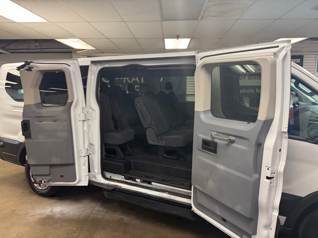 Ford Transit 350 Wagon Low Roof XL 60/40 Pass. 148-in. WB 2016 Ford Transit 350 Wagon Low Roof XL 60/40 Pass. 148-in. WB 2016