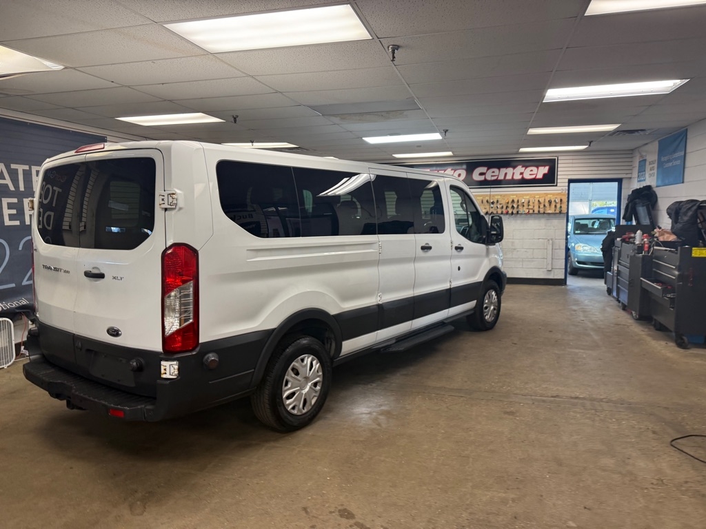 Ford Transit 350 Wagon Low Roof XL 60/40 Pass. 148-in. WB 2016 Ford Transit 350 Wagon Low Roof XL 60/40 Pass. 148-in. WB 2016