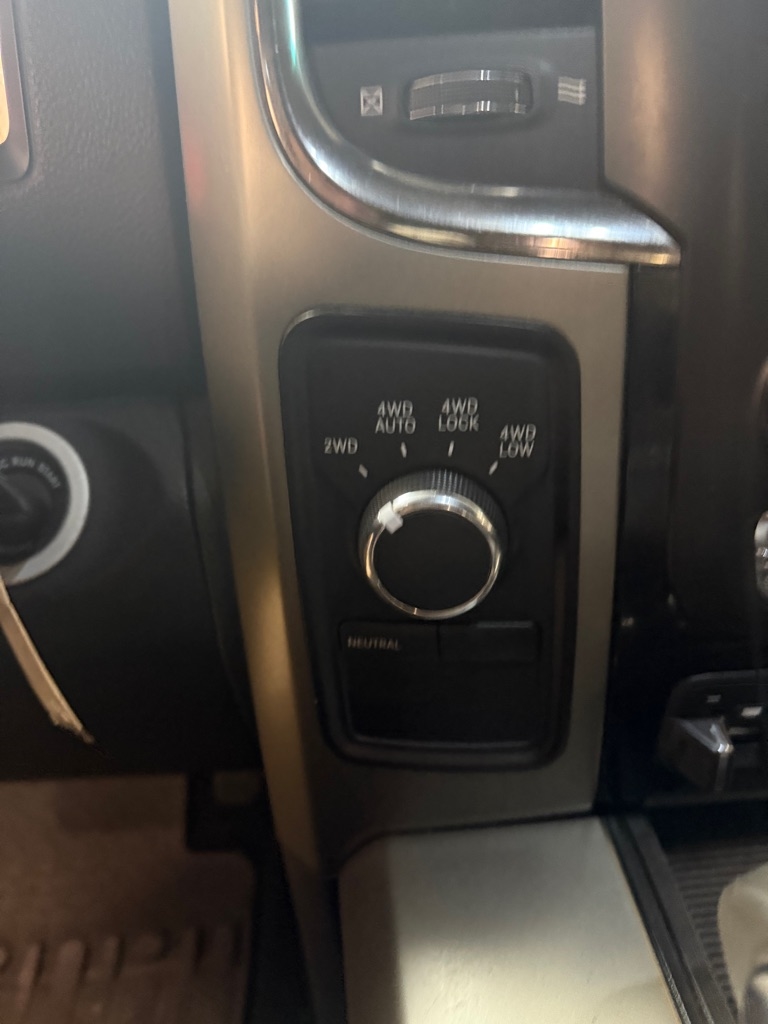 RAM 1500 Sport Crew Cab SWB 4WD 2013