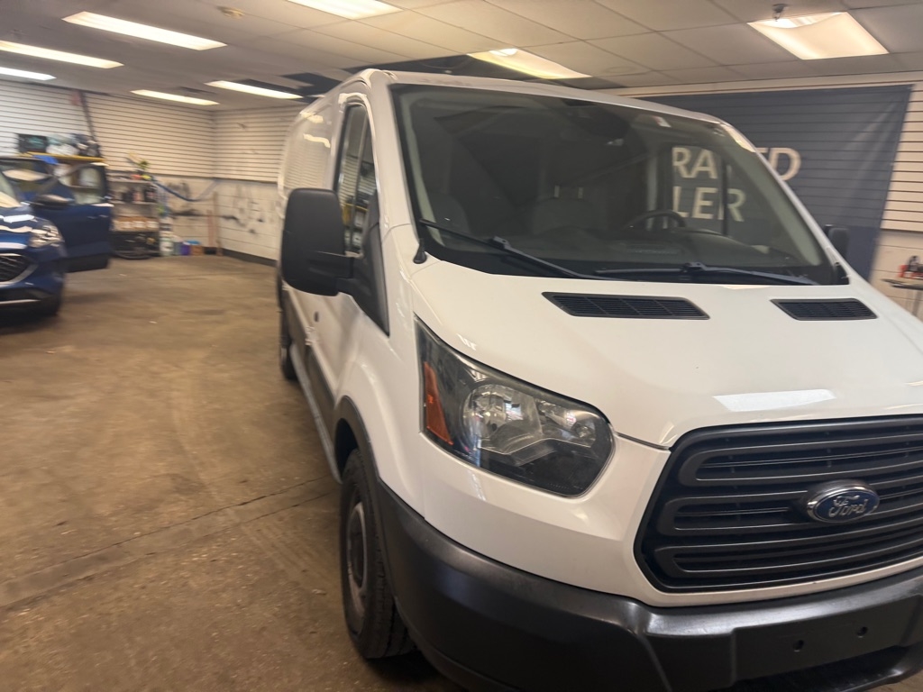 Ford Transit 150 Van Low Roof 60/40 Pass. 130-in. WB 2016