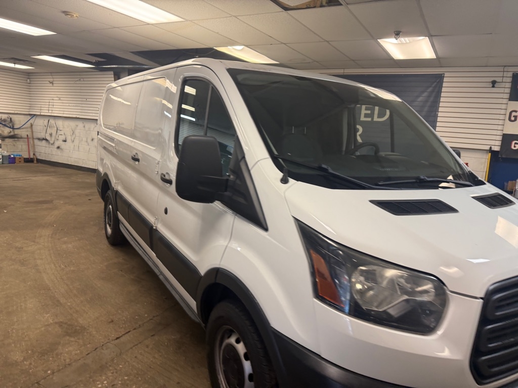 Ford Transit 150 Van Low Roof 60/40 Pass. 130-in. WB 2016