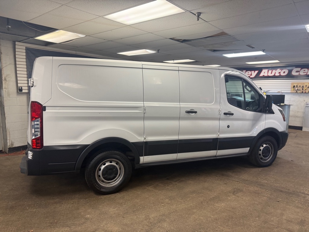 Ford Transit 150 Van Low Roof 60/40 Pass. 130-in. WB 2016