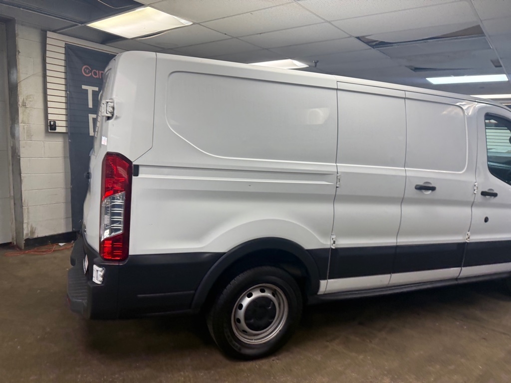 Ford Transit 150 Van Low Roof 60/40 Pass. 130-in. WB 2016