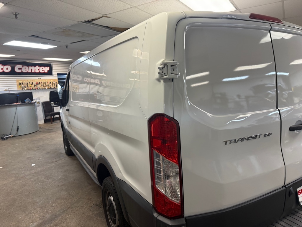 Ford Transit 150 Van Low Roof 60/40 Pass. 130-in. WB 2016